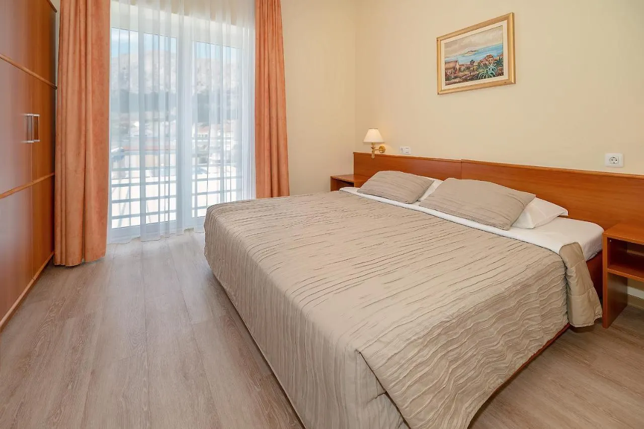 Hotel Dobrovit Baska  Baska (Krk)